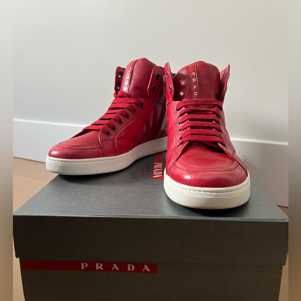 Prada 4T2596 men’s high top sneaker size 9